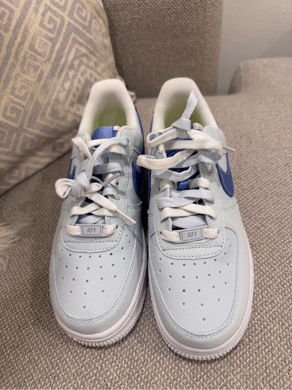 Women’s Light Blue Low-Top Sneakers with Navy Accent